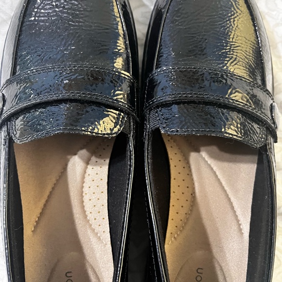 Clarks Black Shoes - Picture 4 of 5